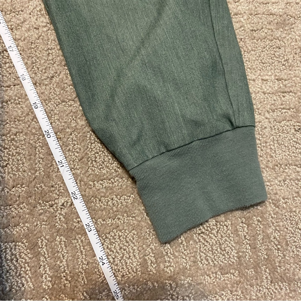 {Mandala} Scrub Set | One Pocket Top (S) & Joggers (S Petite) - Heather Olive - Picture 5 of 14